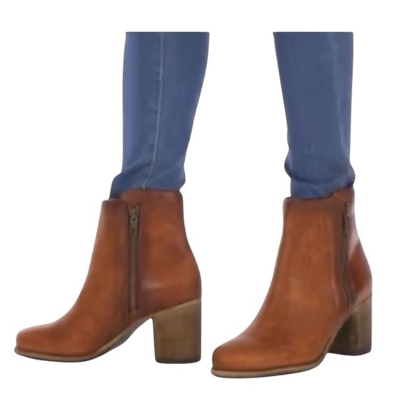 FRYE Addie Double Zipper Heeled Boot  Distressed Leather Brown Size 7.5 NWOB - Picture 5 of 12